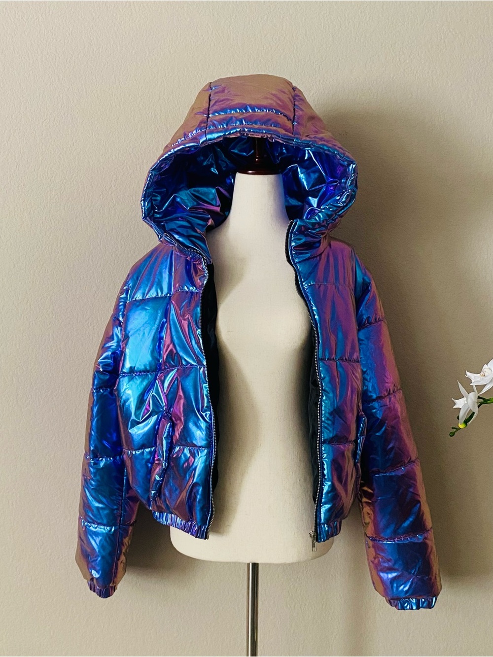 NWT Forever 21 Metallic Puffer Jacket - Picture 3 of 9